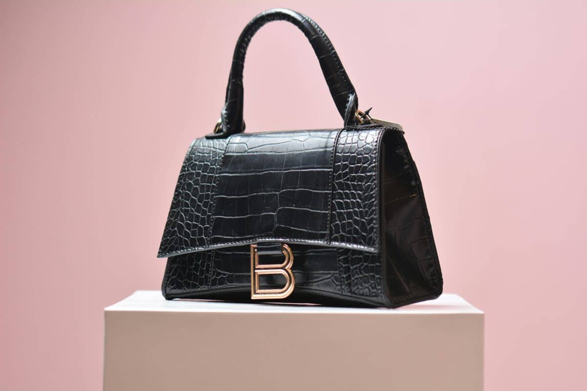 Structured luxury women's handbag from Maison Nuvelliq