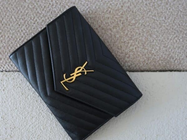 pexels-photo-33074934.jpeg Elegant women's clutch from Maison Nuvelliq